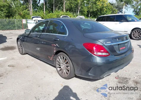 2015 Mercedes-Benz C 300 Sport из США, поврежденный, VIN 55SWF4JB1FU053105